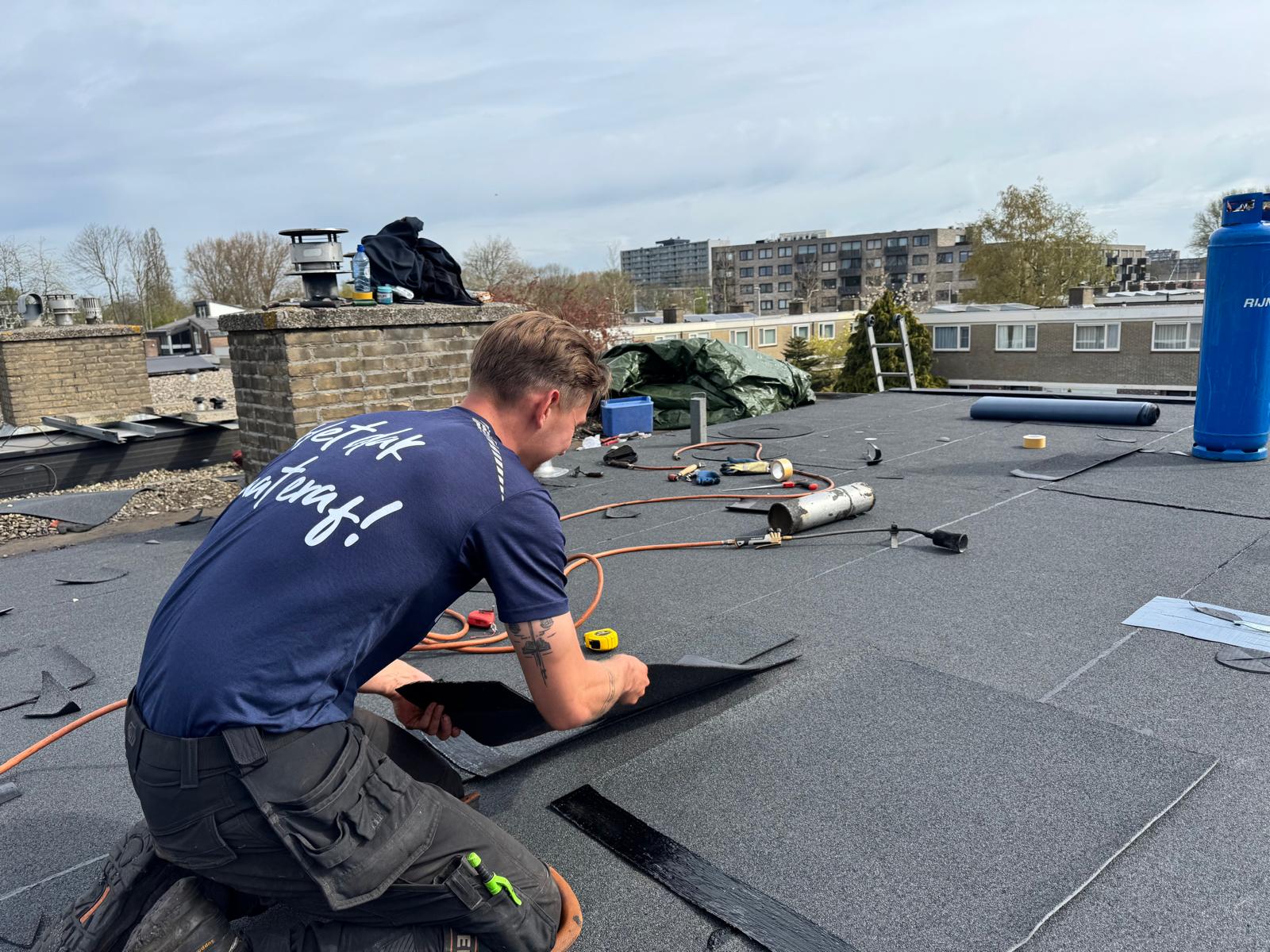 Dakrenovatie Groningen — vakman van Groningen Isoleert vernieuwt een dak op locatie